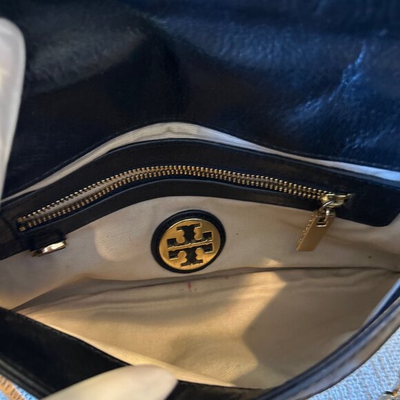Tory Burch Amanda Crossbody Bag - Picture 9 of 10